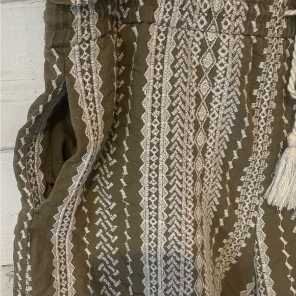 House of Harlow 1960 x Revolve linen embroidered shorts size large . Never worn - Picture 6 of 9